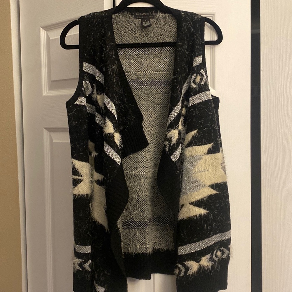 BCBGMAXAZRIA fuzzy eyelash open sleeveless sweater Aztec sweater size M